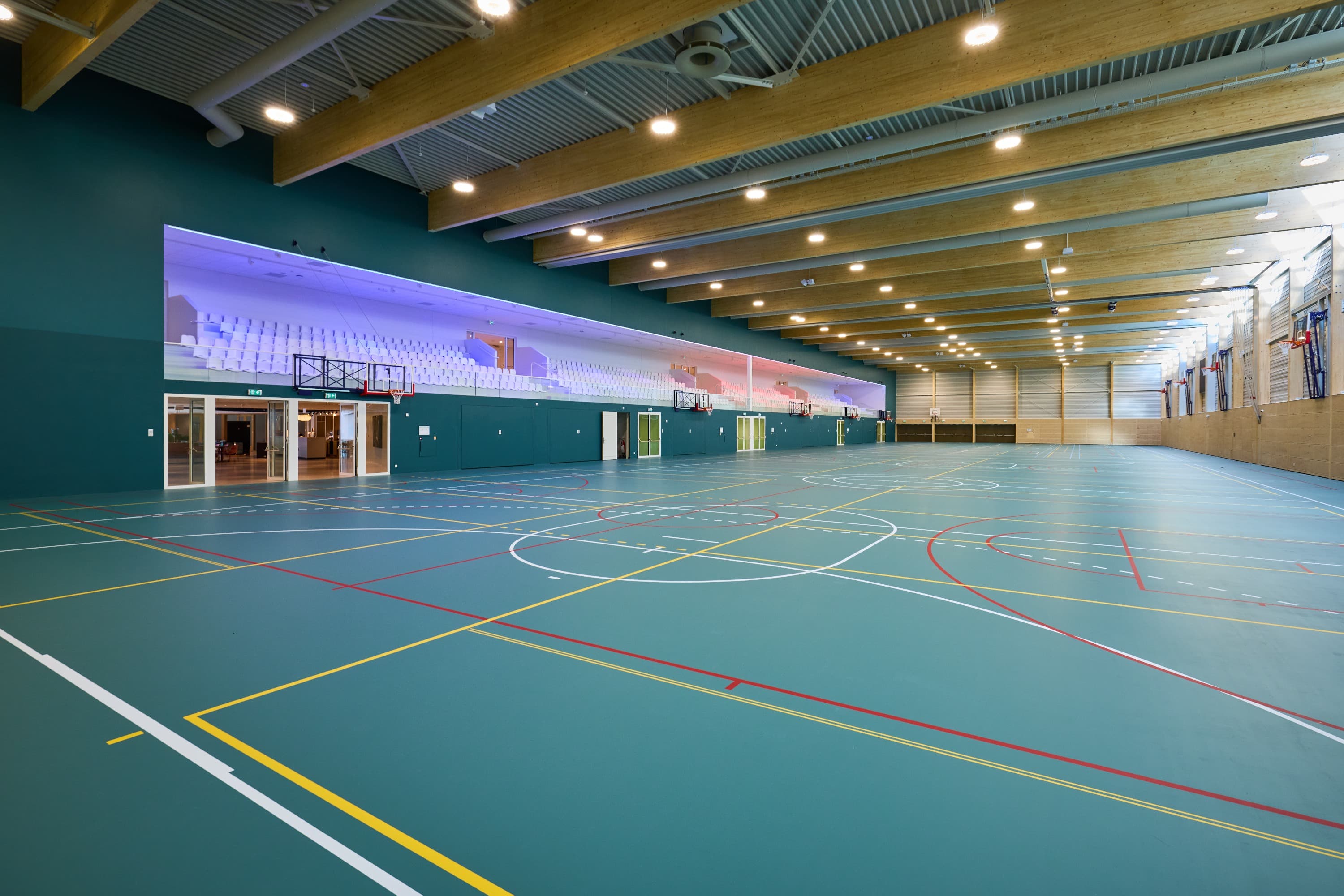 De vernieuwde sporthal van Merwestein.